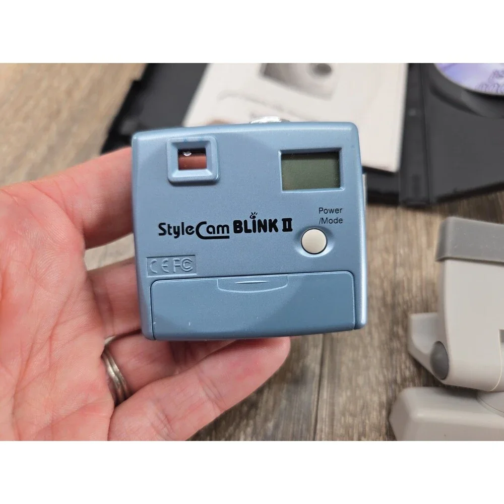SiPix Stylecam Blink II Blue Silver Fixed Focus Digital Camera - Powers On